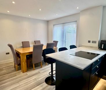 4 bedroom detached house to rent - Photo 2