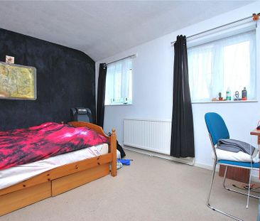 4 bedroom semi-detached house to rent - Photo 2