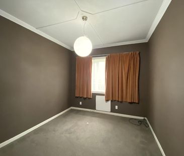 Queens Park doorstep - Photo 2