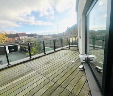 APPARTEMENT MET 2 SLPK, TERRAS EN GARAGE. - Foto 1