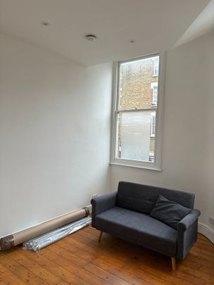 1 Bed Flat, Blythe Road, W14 - Photo 1