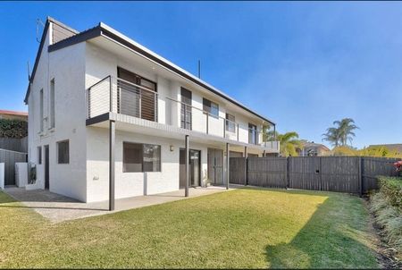 Spacious Family Home nestled in the Suburb of McDowall - Photo 2