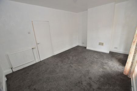 2 Bedroom Terraced House - Photo 3