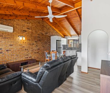 Private, Single-Level Villa with Renovated Interiors - Photo 3