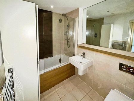 2 bedroom flat to rent - Photo 2