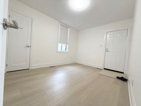 For Lease - 1087 GERRARD Street Unit# Main, Toronto, Ontario - Photo 5
