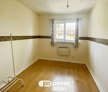 3 bedroom end of terrace house to rent - Photo 3