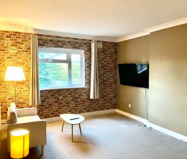 1 Bed Flat, Merton Mansions, SW20 - Photo 2