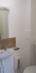 Room in a Shared House, Queens Road, SE14 - Photo 4