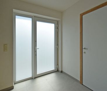 Zeer ruime halfopen nieuwbouwwoning met ruime tuin - Photo 1