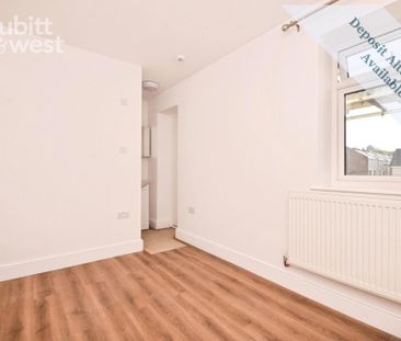 3 bedroom apartment to rent - Photo 4
