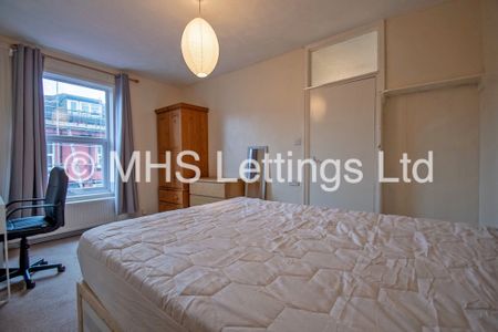 2 Bedroom Mid Terraced House for rent in Knowle Grove - Photo 5