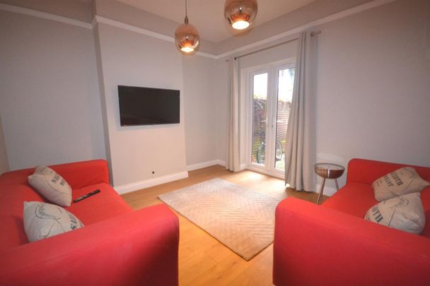 1 bedroom Flat To Let - Photo 1