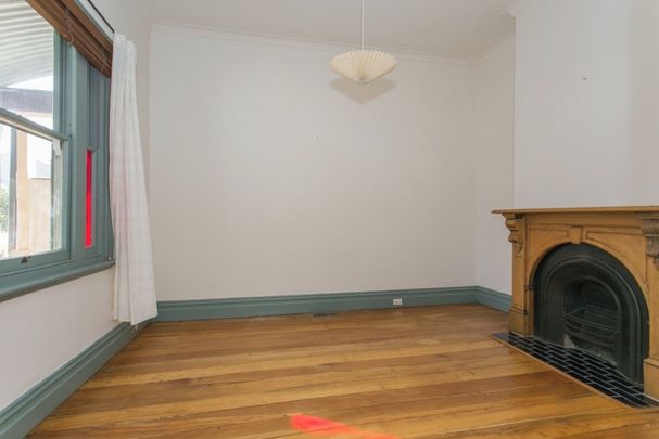 CHARMING HOME IN PRIME PORT MELBOURNE LOCATION - Photo 1