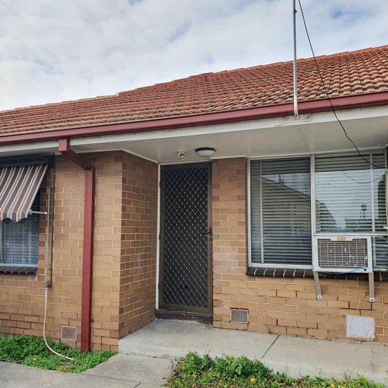 Comfortable and conveniently located, this 2-bedroom, 1-bathroom home in Thomastown is perfect for those seeking low-maintenance living. - Photo 1