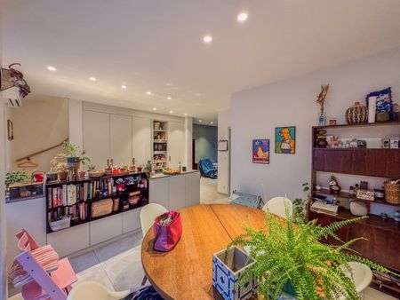 Woning met 3 slaapkamers, garage en gezellig stadstuintje met berging. - Photo 3