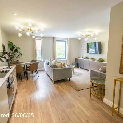 Flat 6, Crescent Court off Blossom Street - Photo 1