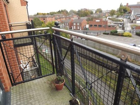 Templars Court, Nottingham, NG7 - Photo 2