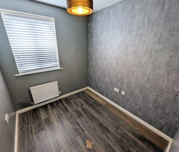 A 4 Bedroom Terraced - Photo 5