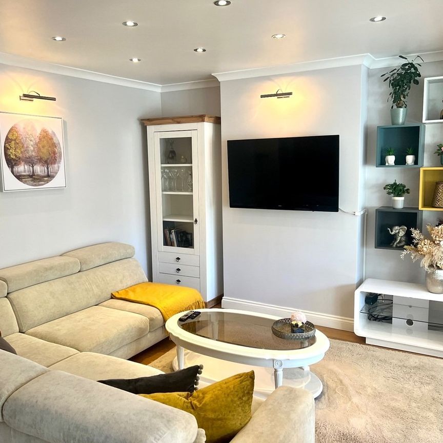 1 Bed Flat, Winlaton Road, BR1 - Photo 1