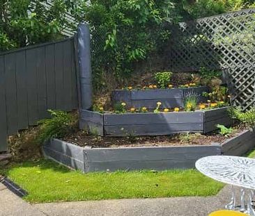 Charming 3-Bedroom Home – Your New Retreat! - Photo 2