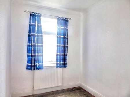 2 bed terraced house to rent in NE24 - Photo 4