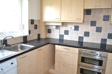 2 bedroom maisonette to rent - Photo 4