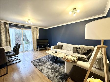 3 bedroom end of terrace house to rent - Photo 2