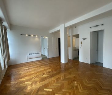 Renovated Character Apartment - Photo 5