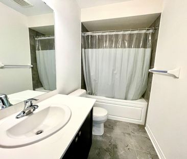 For Lease - 2280 Baronwood Drive Unit# 91, Oakville, Ontario - Photo 4