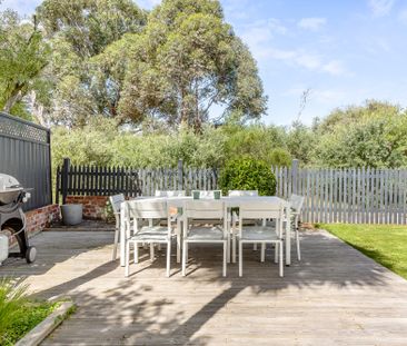 8 Whitton Court, Black Rock VIC 3193 - House For Rent | Domain - Photo 6