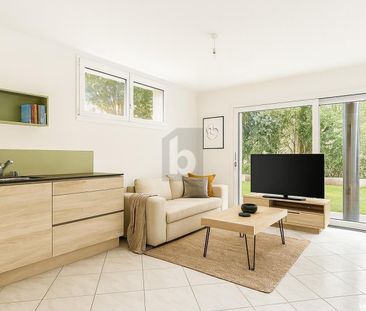 LUMINOUS, SPACIOUS AND SITUATED IN A QUIET AREA - Photo 3
