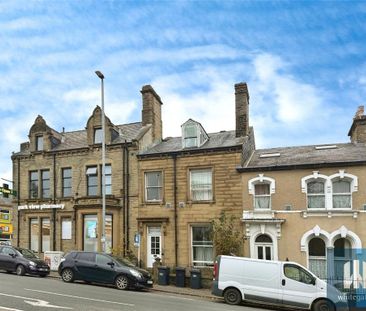 1 bedroom in a house share to rent - Photo 2