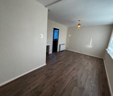 1 bedroom Flat To Let - Photo 1