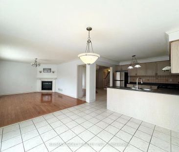 Detached Home For Lease | W9053645 - Photo 4