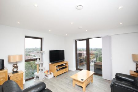 3 bedroom flat to rent - Photo 3