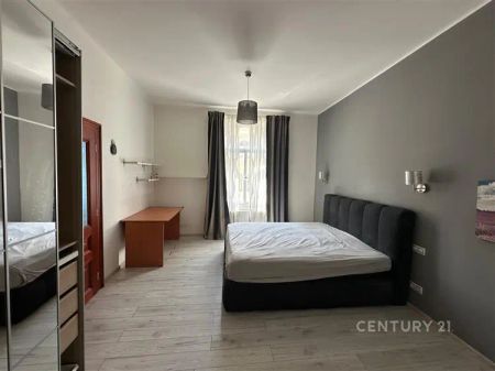 Moderní Byt 2+kk po rekonstrukci ve Vršovicích - Photo 2