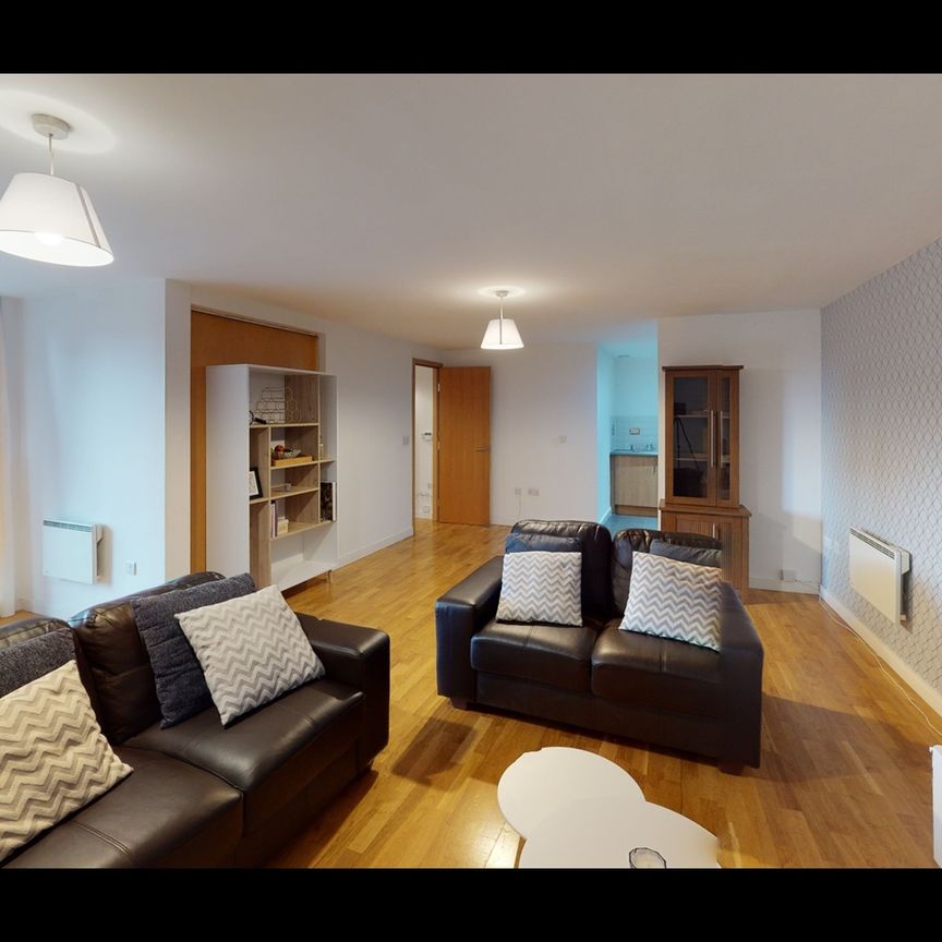 2 Bed Flat, Madison Square, L1 - Photo 1