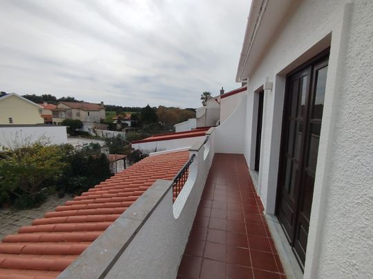 MORADIA T3 TOTALMENTE RENOVADA PARA ARRENDAMENTO - BICESSE/ESTORIL - Photo 1