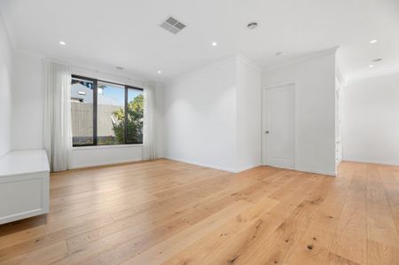 2 Milne Street, MITCHAM - Photo 4