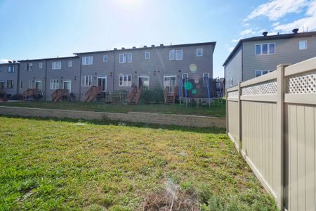 For Lease - 422 KAYAK Street, Barrhaven, Ontario - Photo 4