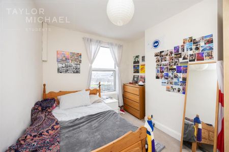 4 bedroom terraced house to rent - Photo 2