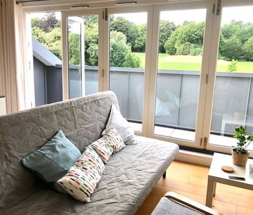 A stunning top floor flat in an exclusive development in a popular ... - Photo 1