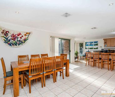 Welcome to 30 Ebeling Court! - Photo 4