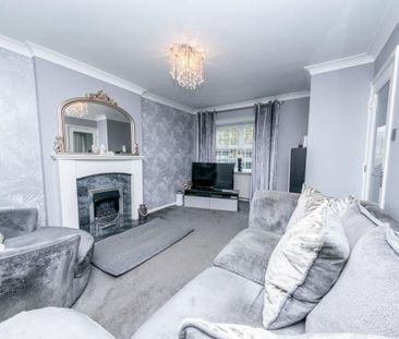 3 Bed Detached House, Clayton Way, LS10 - Photo 2