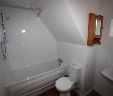 3 bedroom detached house to rent - Photo 5