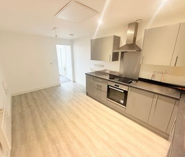 Newton Road, Yeovil, Somerset - Photo 1