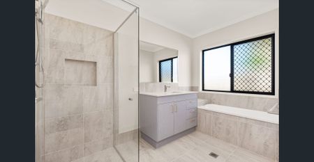 Stunning Family Home, 4 bed + study! - Photo 2