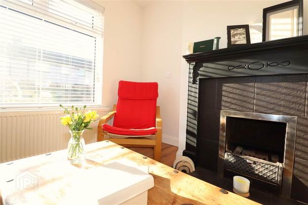 4 Ward Avenue, Warren Gardens, Lisburn, BT28 1EF - Photo 1