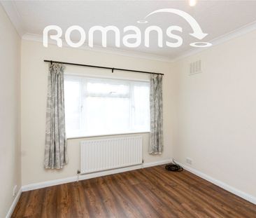 Kings Avenue, Tongham, GU10 - Photo 4
